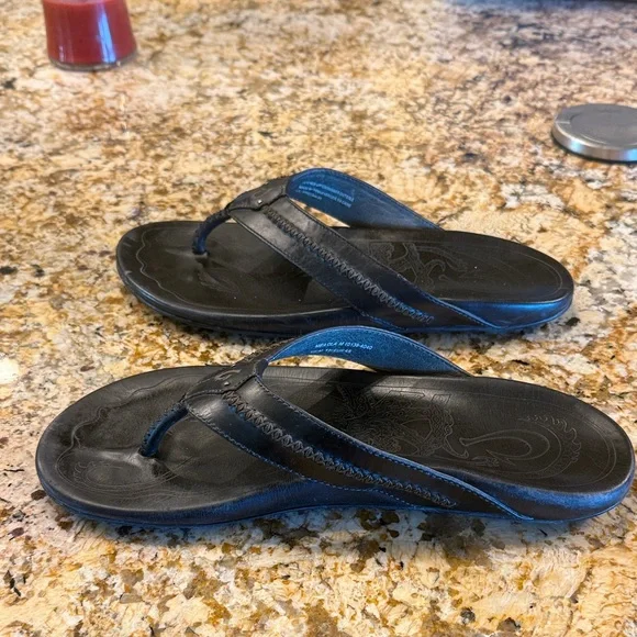 OluKai Black Leather Sandals - Picture 4 of 6